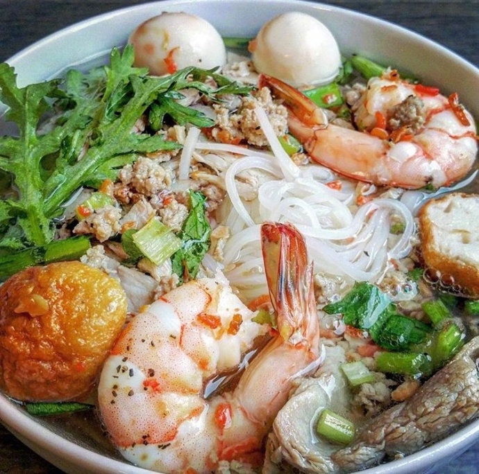 点击大图看下一张：一组美味的越南面食图片