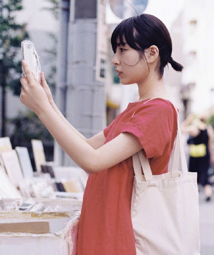 点击大图看下一张：可爱的日本妹子发型图片参考