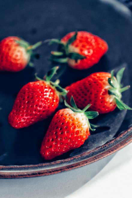 点击大图看下一张：一组甜甜的大家都爱吃的草莓