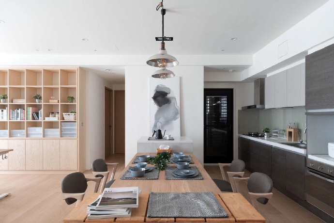 点击大图看下一张：日式简约风二居室装修设计，悠闲舒适的温馨空间