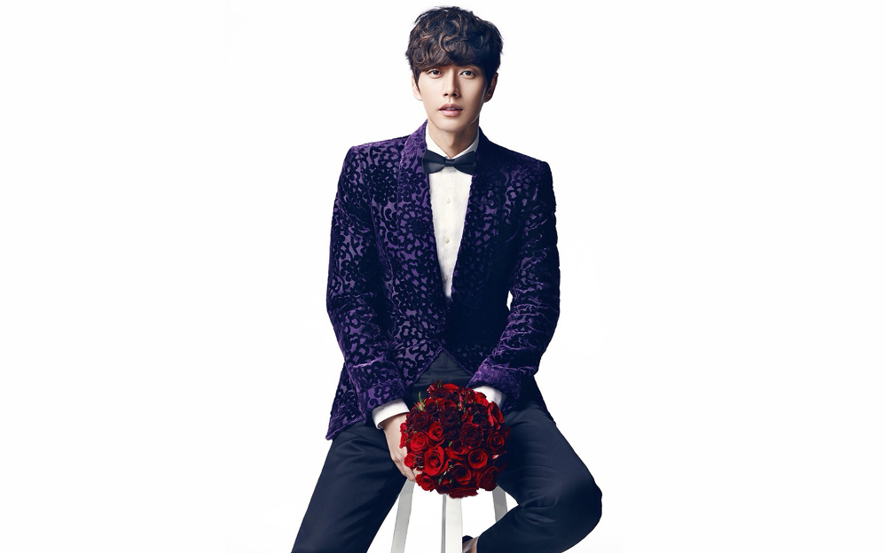 点击大图看下一张:韩国男星朴海镇帅气写真