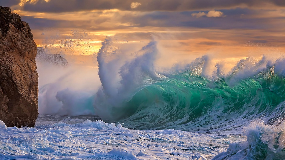 点击大图看下一张：一组波涛汹涌的大海图片