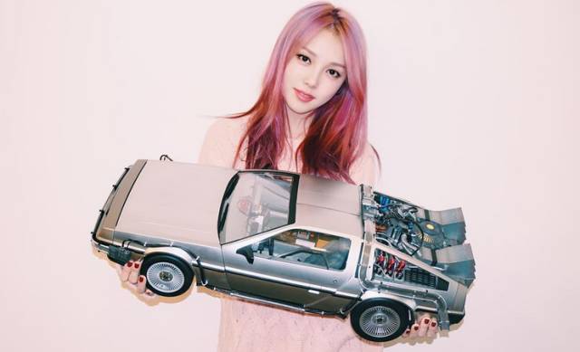 点击大图看下一张：一组女生潮流发色推荐