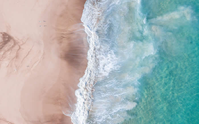 点击大图看下一张：清爽海洋沙滩高清桌面壁纸