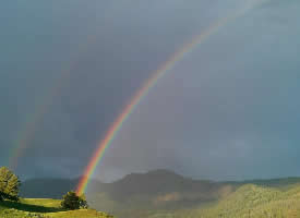 雨后的彩虹风景图片