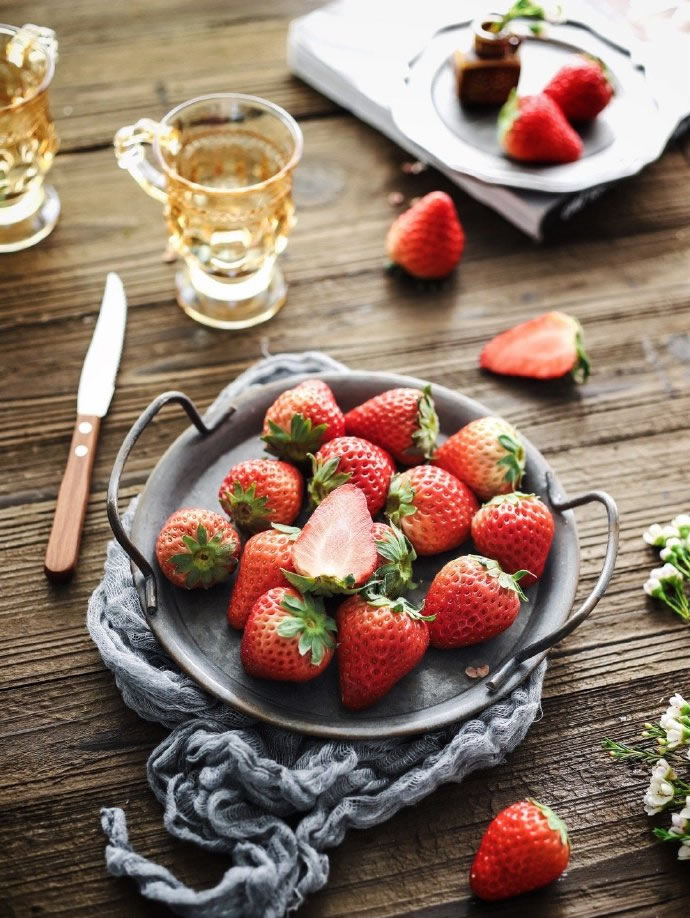 点击大图看下一张：很好吃的草莓图片欣赏