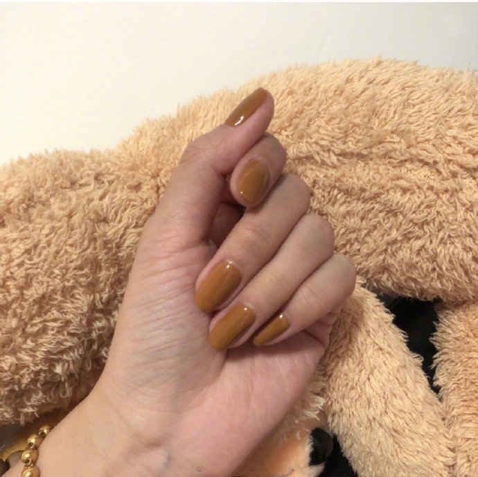 点击大图看下一张：超酷的欧美风长指甲美甲图片