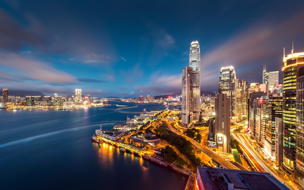 点击大图看下一张：香港维多利亚港唯美夜景图片