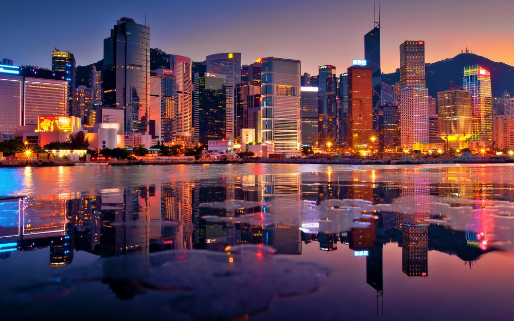 点击大图看下一张：香港维多利亚港唯美夜景图片