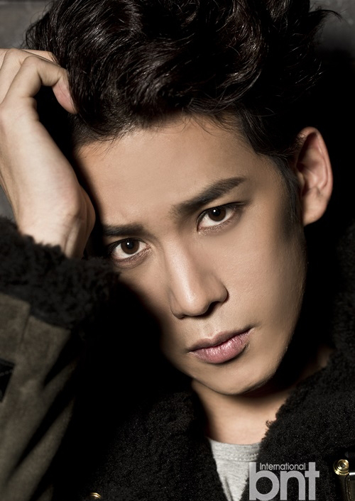 点击大图看下一张：韩国帅哥朴基雄时尚写真图片