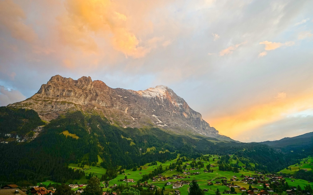 点击大图看下一张：瑞士的格林德瓦尔自然风光