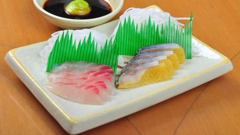 点击大图看下一张：一组日本料理鱼籽刺身图片
