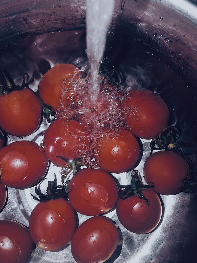 点击大图看下一张：一组美容养颜的小番茄图片