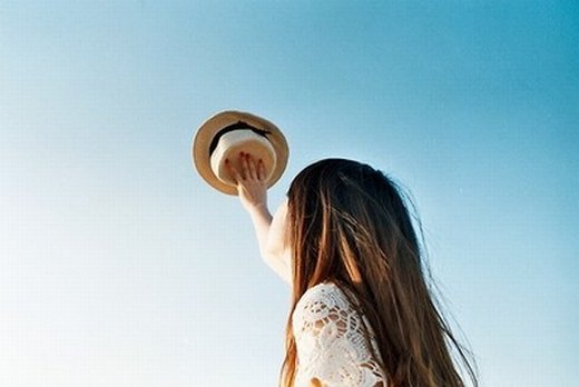 点击大图看下一张:我依旧试着在忘掉你,可是我一直都做不到