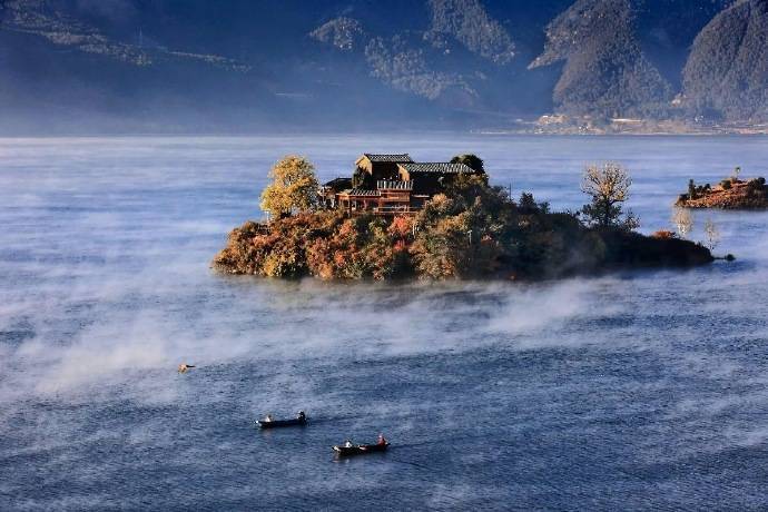 点击大图看下一张：一生必去的地方—— 泸沽湖