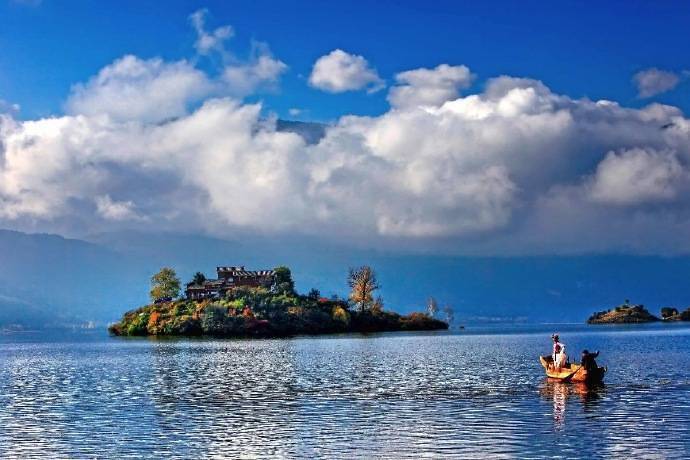 点击大图看下一张：一生必去的地方—— 泸沽湖