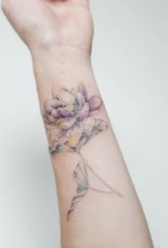 冷色调的9款清新花卉植物纹身作品