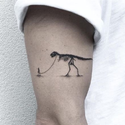 点击大图看下一张：可爱的一组小恐龙纹身作品