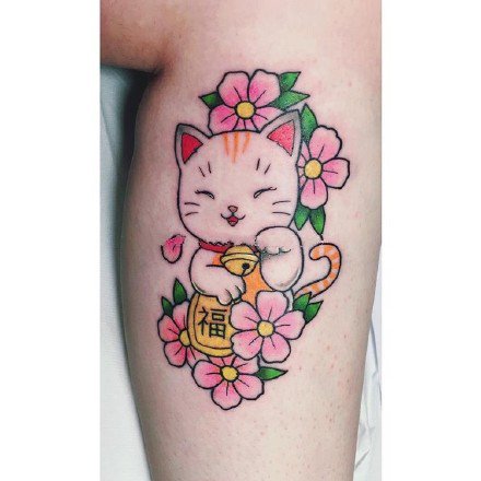 点击大图看下一张：很可爱的小招财猫纹身图片