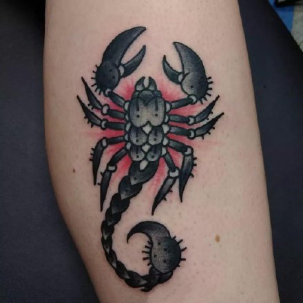 点击大图看下一张：蝎子刺青 school的9款蝎子纹身作品赏析