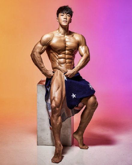 点击大图看下一张：一组帅气的韩国肌肉帅哥摄影图片