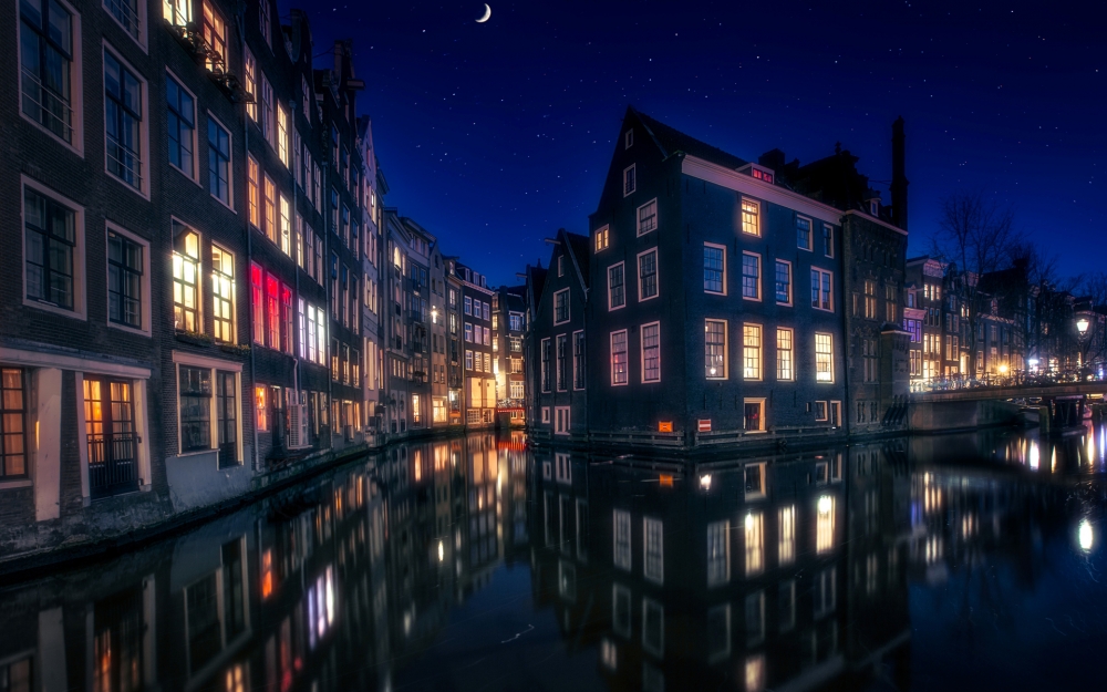 点击大图看下一张：荷兰唯美城市风景图片桌面壁纸