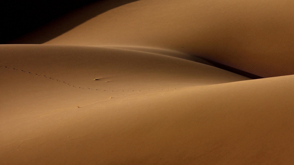 点击大图看下一张：沙漠唯美自然风光高清桌面壁纸