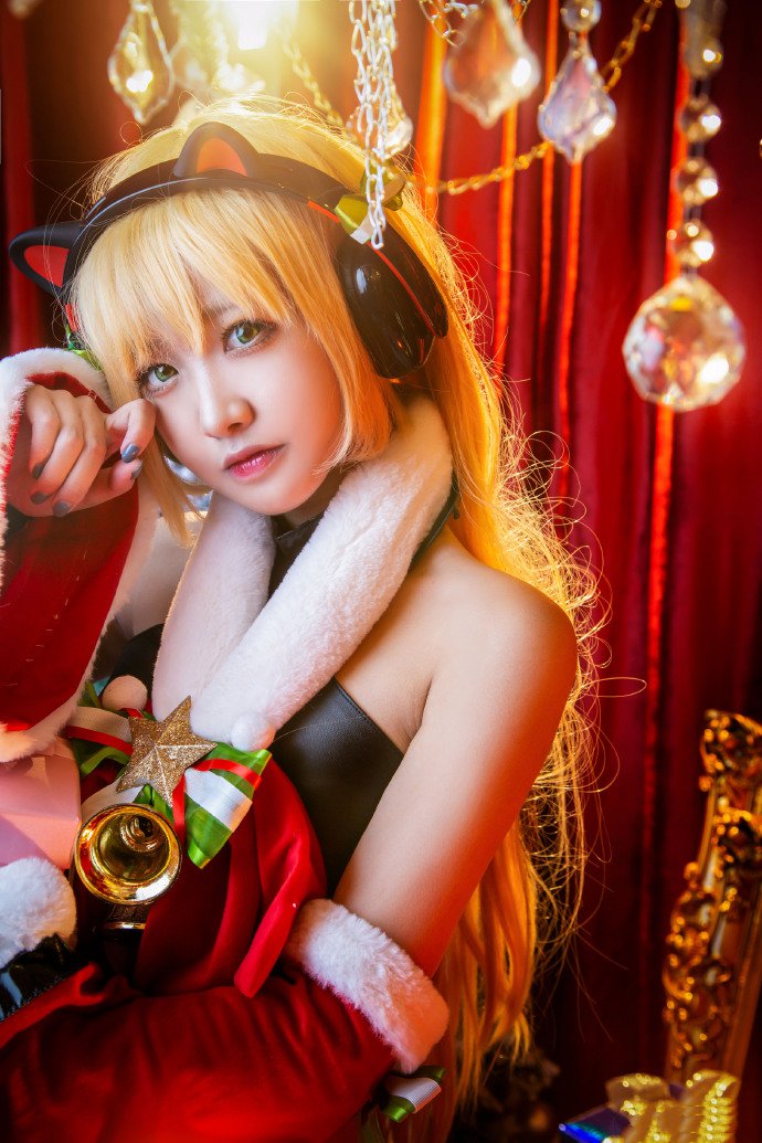 点击大图看下一张:一组cos少女前线美女图片