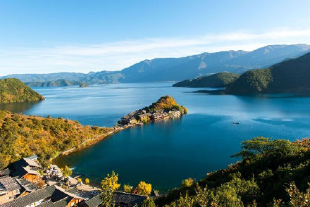 点击大图看下一张：泸沽湖的美，每一张图片都是最佳风景