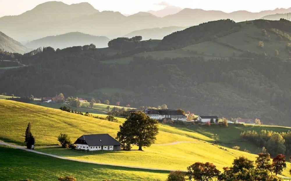 点击大图看下一张：奥地利唯美护眼风景桌面壁纸