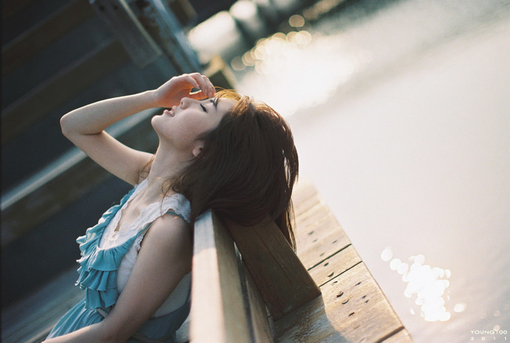 点击大图看下一张：告别时光的意境图片