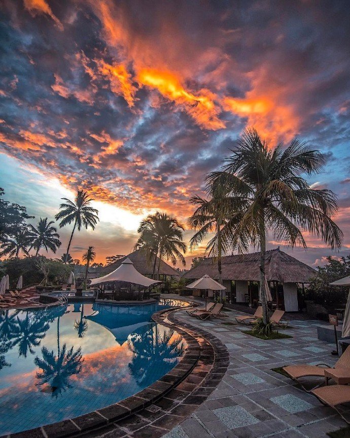 点击大图看下一张：一组巴厘岛的晚霞图片