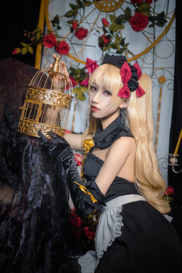 点击大图看下一张:一组cos超性感女仆艾蕾图片