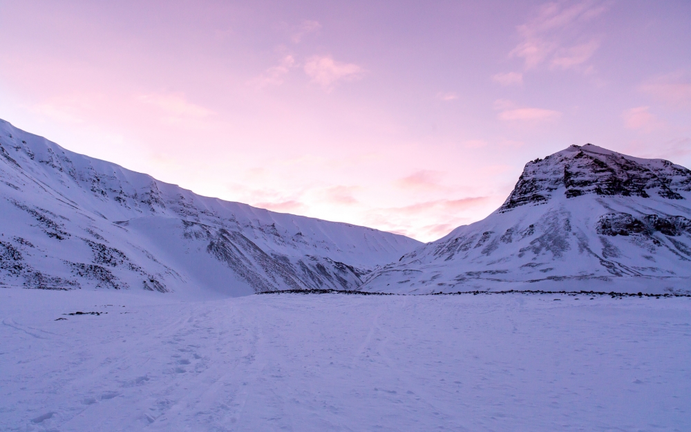点击大图看下一张：冰岛奈斯山自然风景桌面壁纸