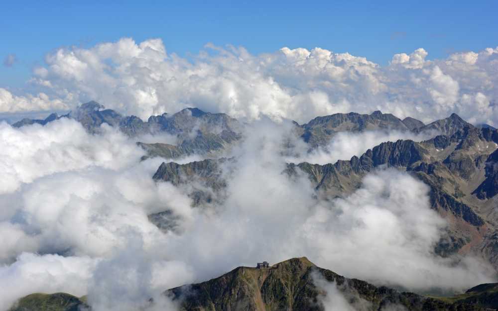 点击大图看下一张：冰岛奈斯山自然风景桌面壁纸