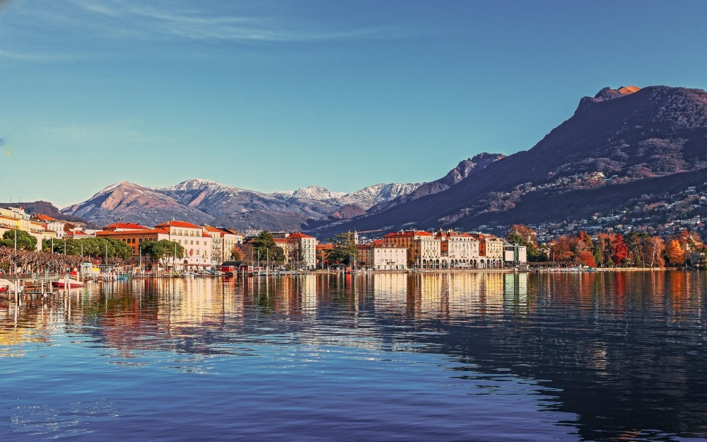 点击大图看下一张：瑞士优雅风景高清桌面壁纸