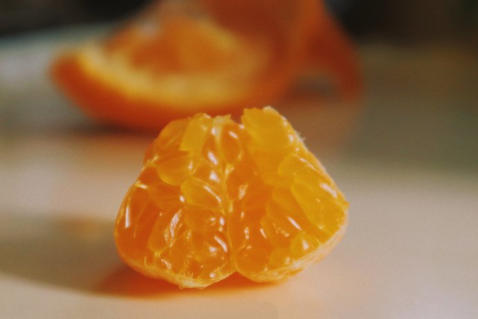 点击大图看下一张：一组橘色唯美的果粒图片