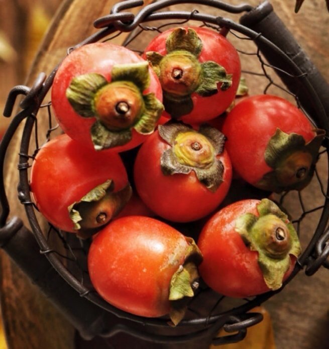 点击大图看下一张：一组红红甜甜的柿子图片