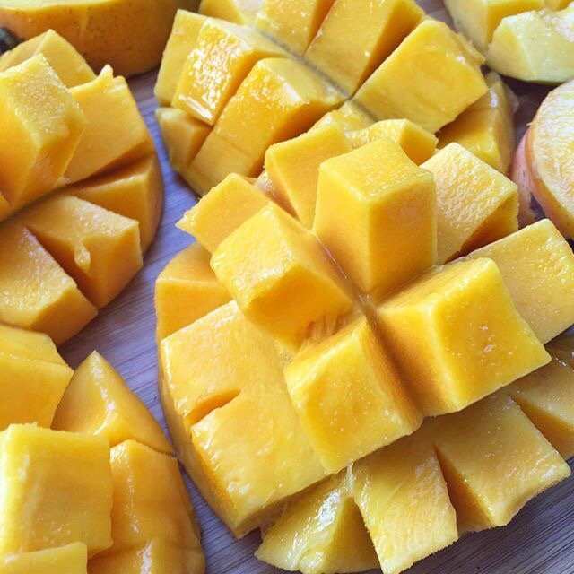 点击大图看下一张：最近爱上吃芒果了超级甜