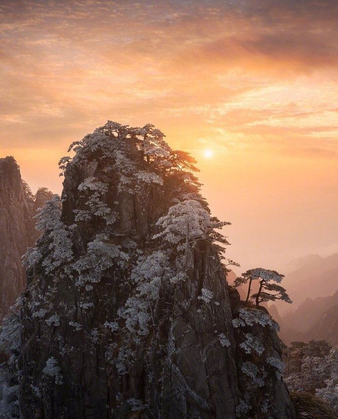 点击大图看下一张：美得像在中国画里——黄山