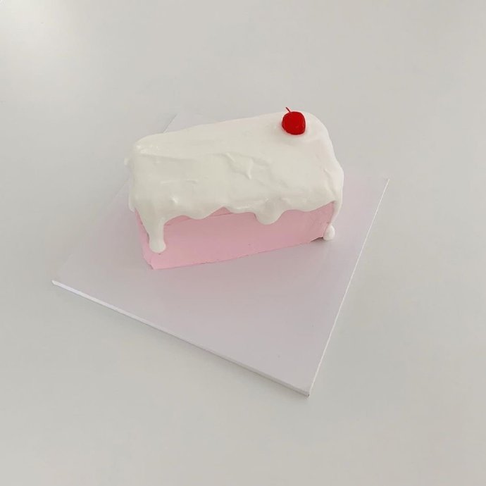点击大图看下一张：冷淡风小蛋糕甜点图片