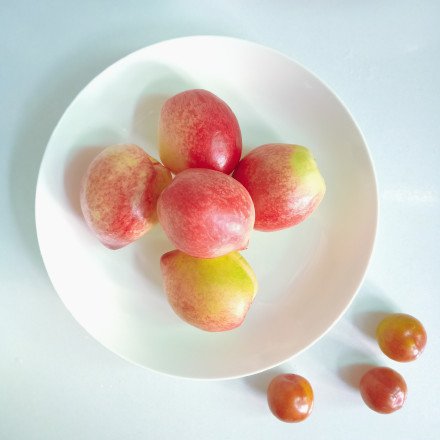点击大图看下一张：一组甜甜含维C的油桃图片