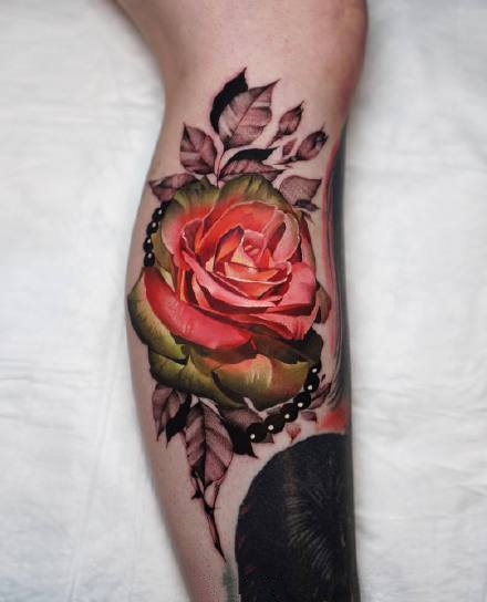 点击大图看下一张：一组彩色逼真玫瑰风格纹身图案