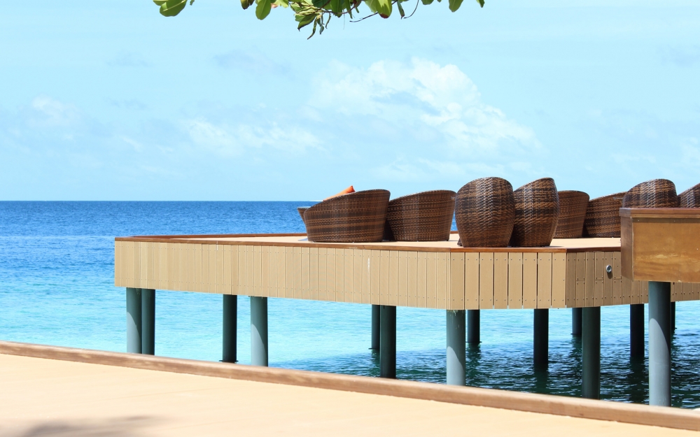 点击大图看下一张：马尔代夫唯美海岸风景桌面壁纸