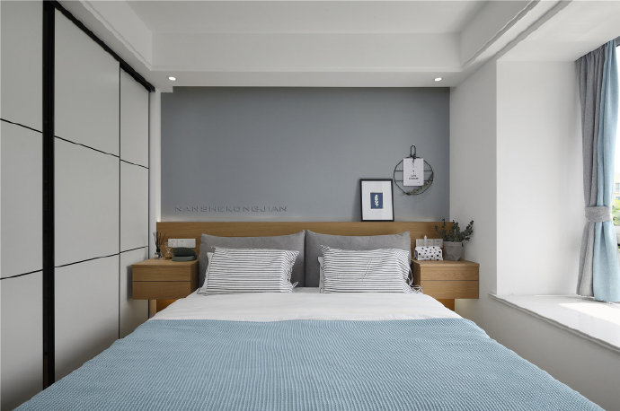 点击大图看下一张：94㎡蓝灰色现代舒适家居设计