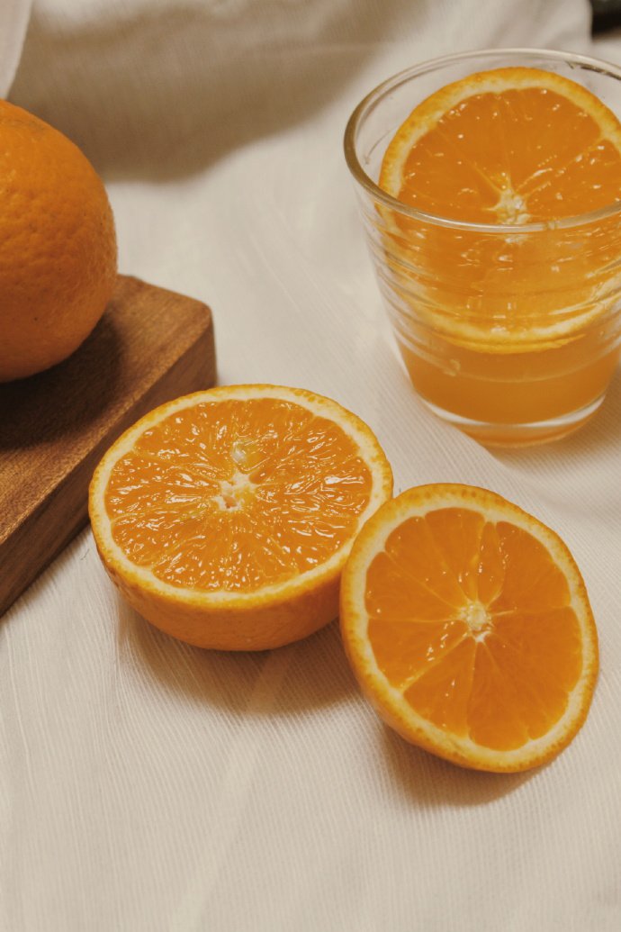 点击大图看下一张：暖色调的橘子图片欣赏