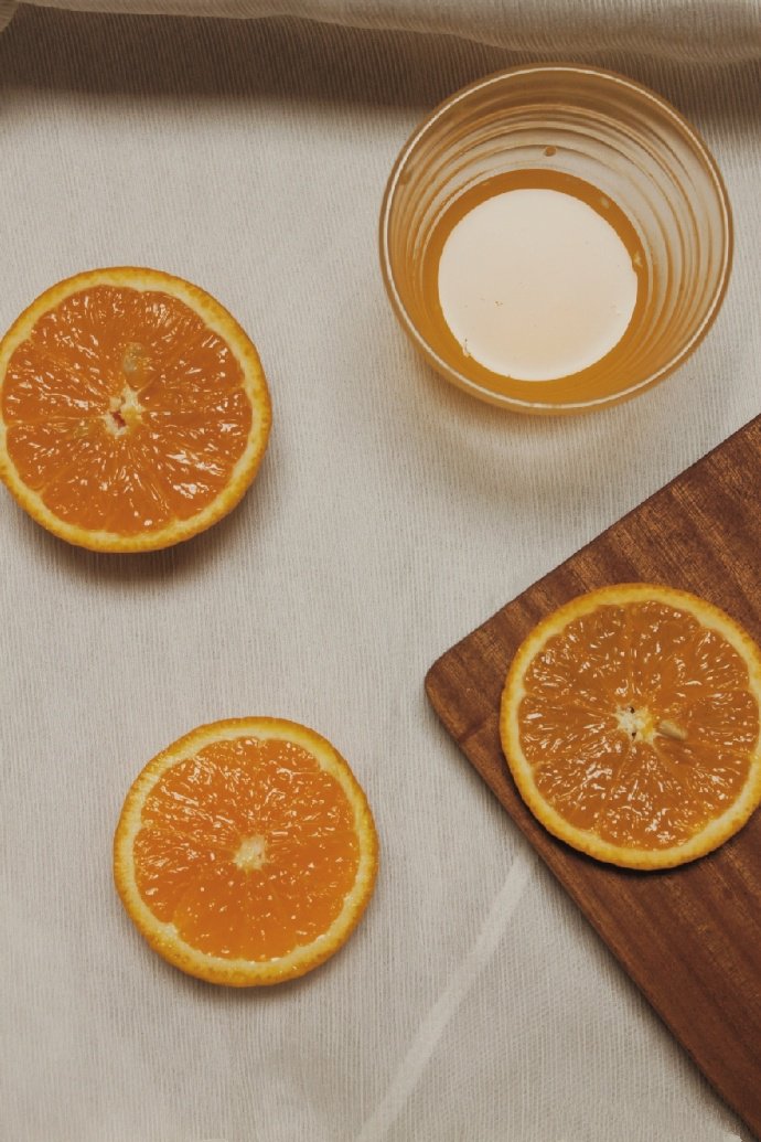 点击大图看下一张：暖色调的橘子图片欣赏