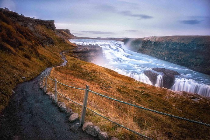 点击大图看下一张：冰岛黄金瀑布图片欣赏