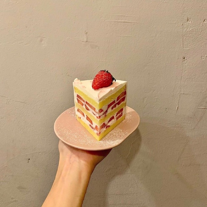 点击大图看下一张：精致小小的一角蛋糕
