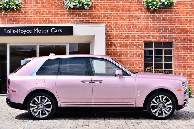 点击大图看下一张：超美的劳斯莱斯汽车图片，粉色有点甜